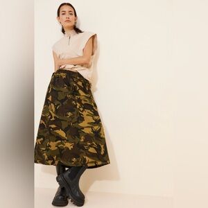 Lisa Says Gah Toph Camo Midi Skirt Large